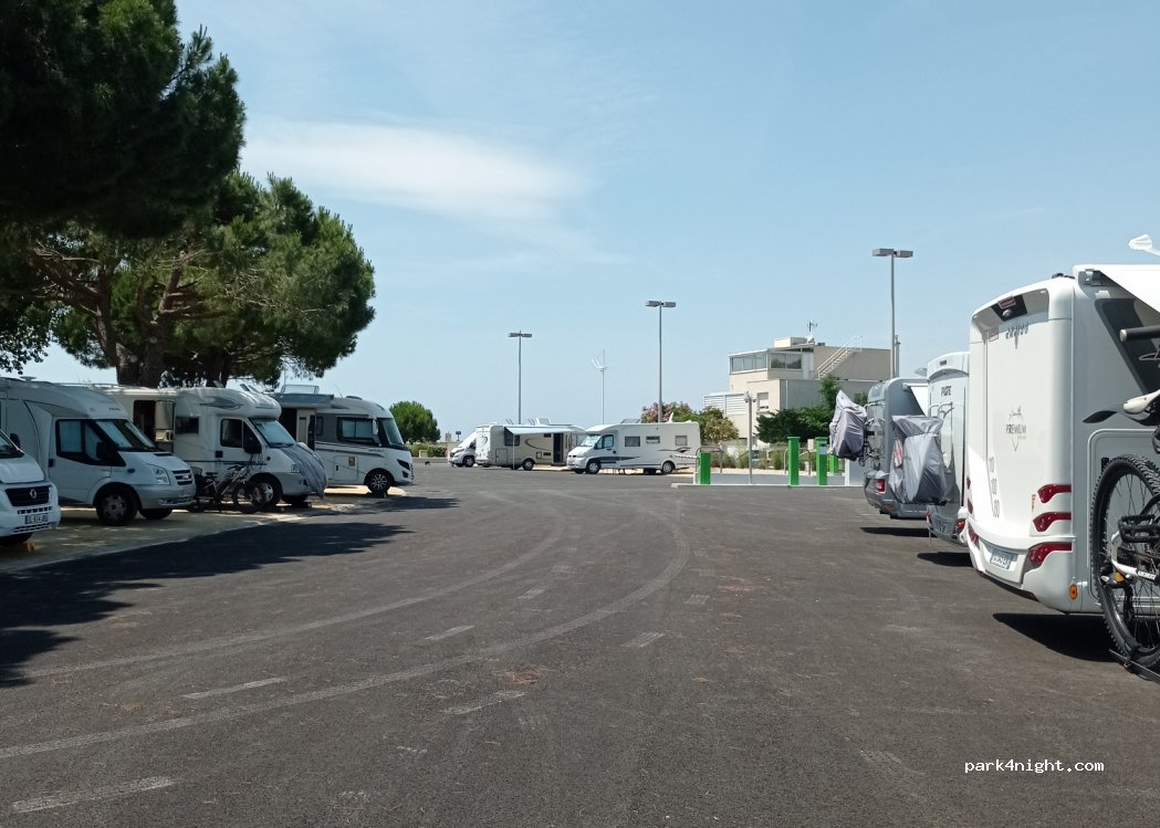 (30240) Le Grau-du-Roi - 50 Rue des Glaieuls — foto
