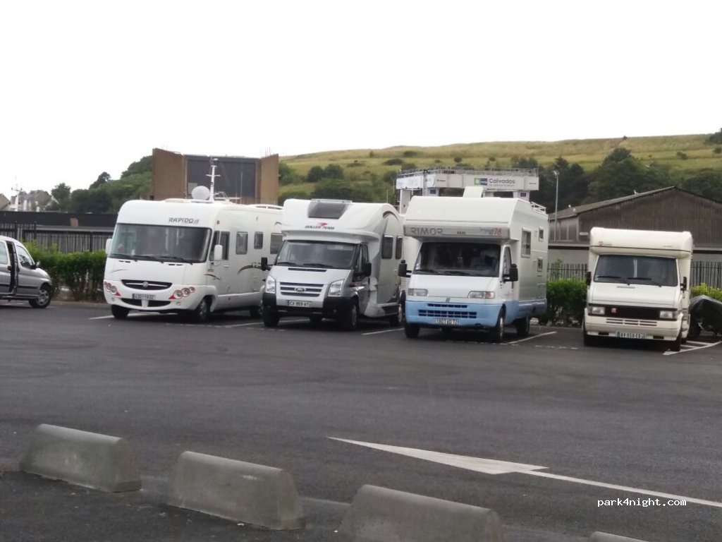 (14520) Port-en-Bessin-Huppain - Avenue du 47ème Royal Marine — foto