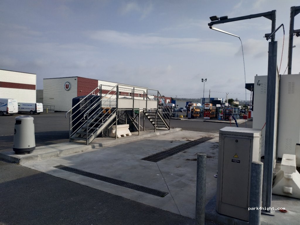 (14520) Port-en-Bessin-Huppain - Avenue du 47ème Royal Marine — foto 2