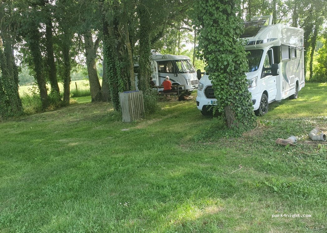 (79210) Le Bourdet - Unnamed Road — foto