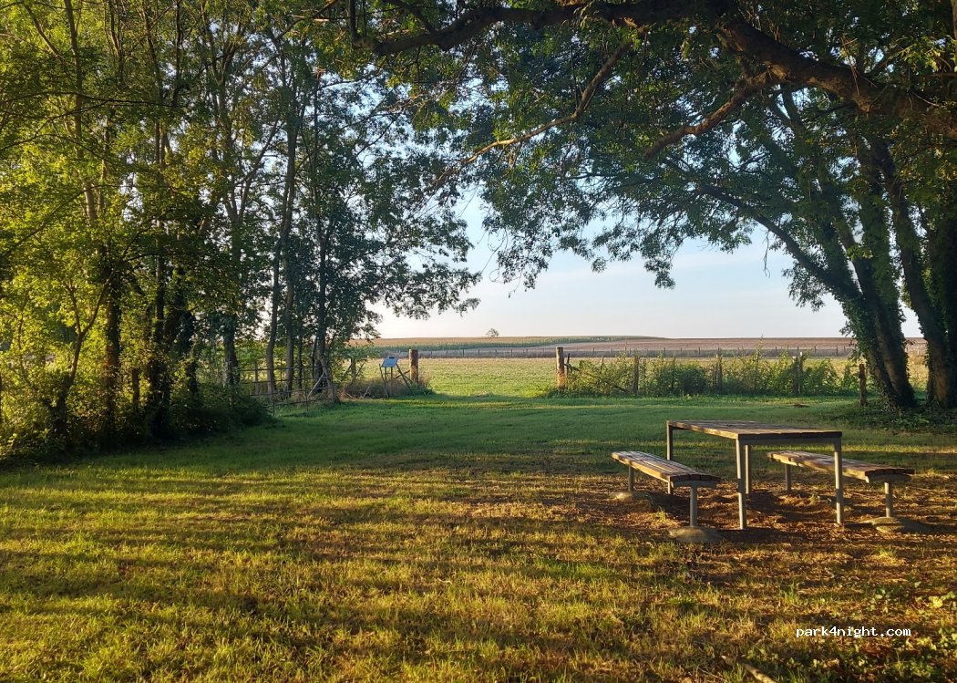 (79210) Le Bourdet - Unnamed Road — foto 2