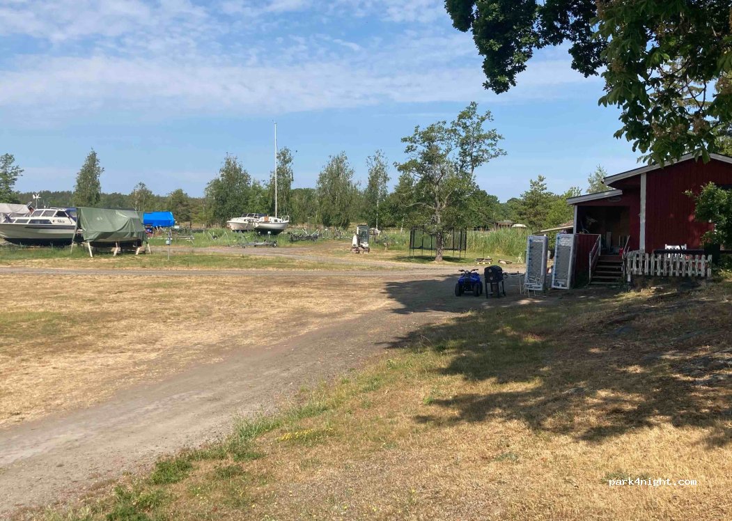 Båtsholms Pensionat Ställplats — foto