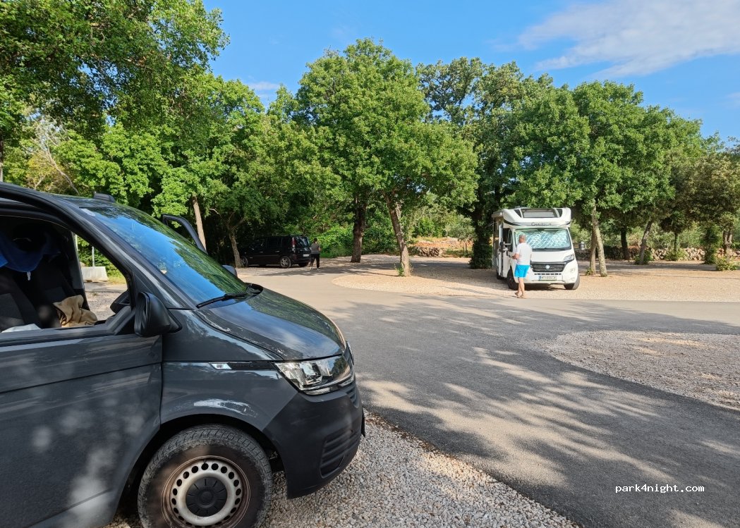 (51500) Pinezići - Unnamed Road — foto
