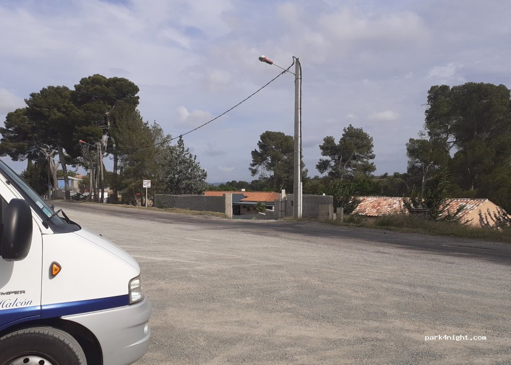 (11160) Rieux-Minervois - Rue Pierre et Marie Curie — foto