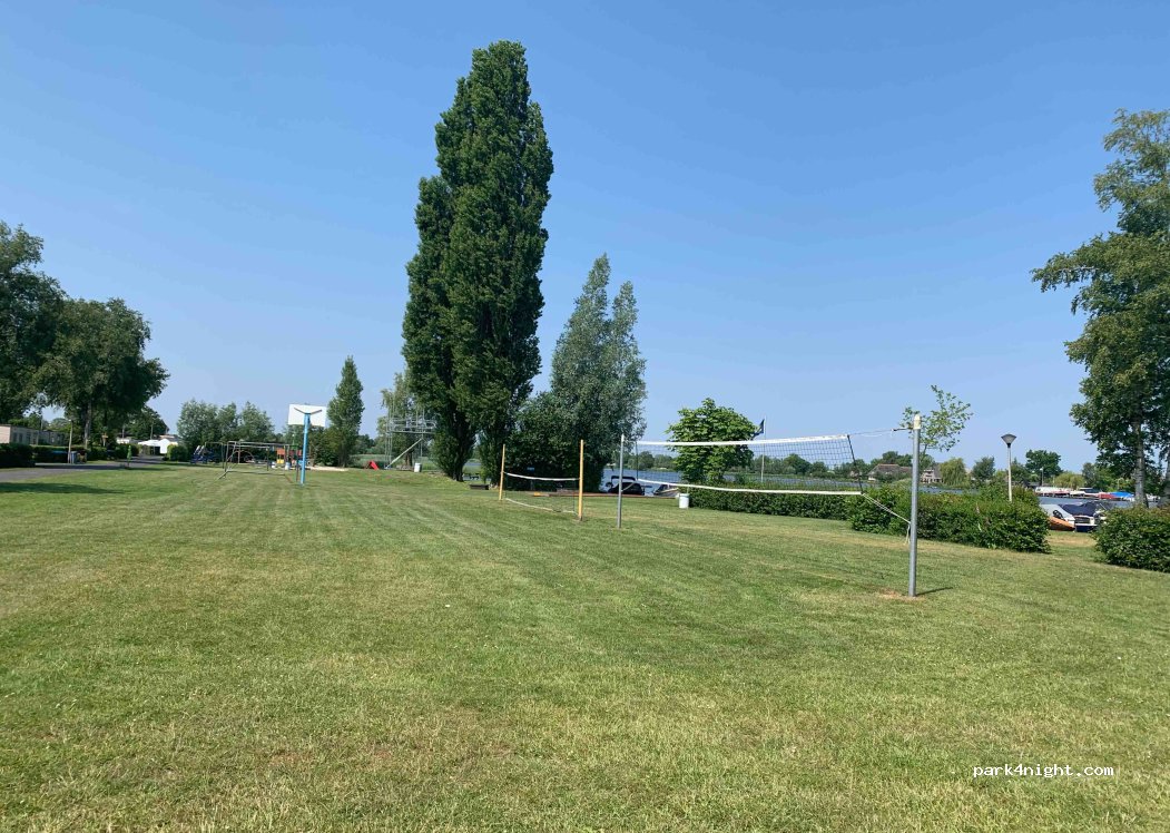 Camping/jachthaven Kleine Belterwijde kanoverhuur — foto