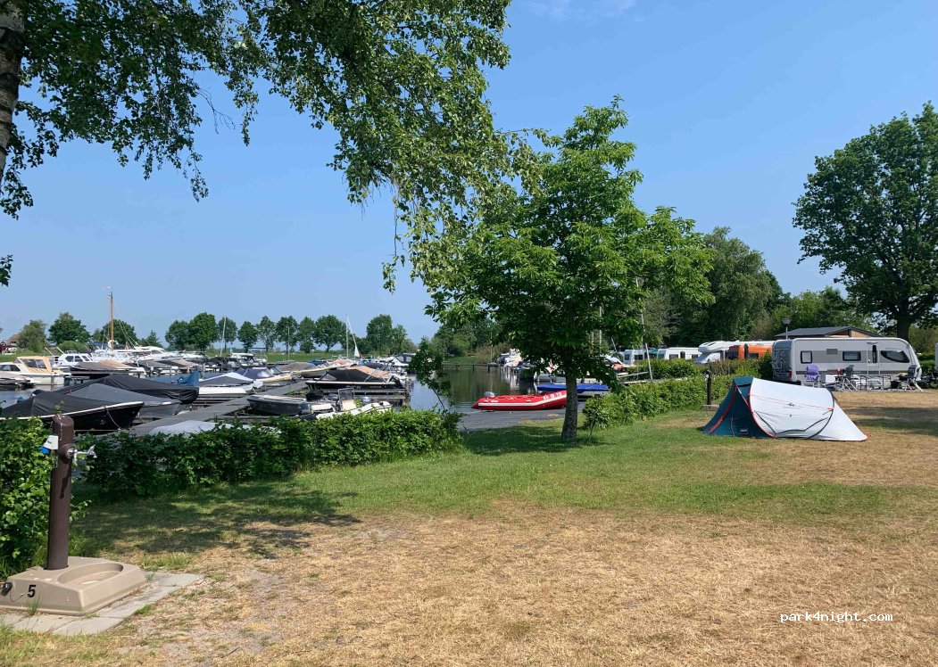 Camping/jachthaven Kleine Belterwijde kanoverhuur — foto 2