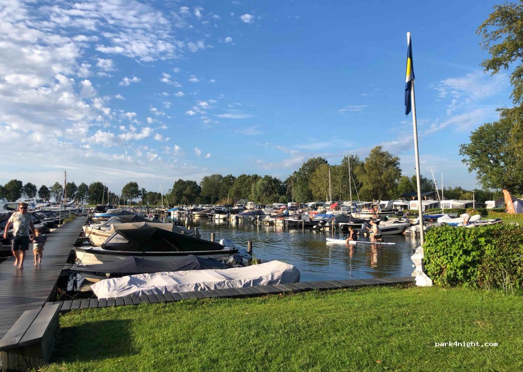 Camping/jachthaven Kleine Belterwijde kanoverhuur — foto 3