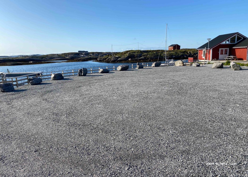 (8764) Lovund - 42 Hamnholmveien — foto
