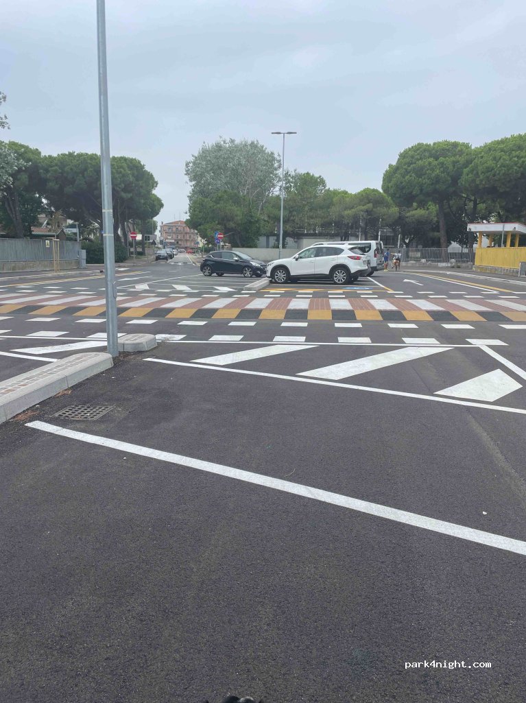 (30015) Chioggia - 859 Via Palmiro Togliatti — foto