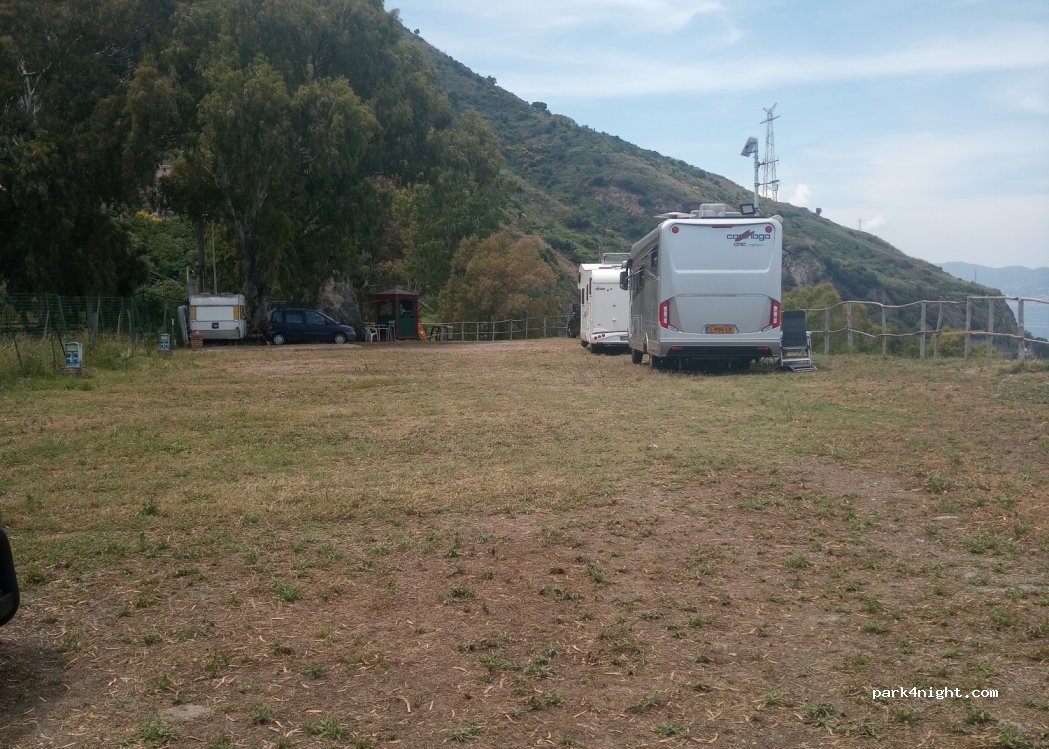 Area Sosta Camper - — foto