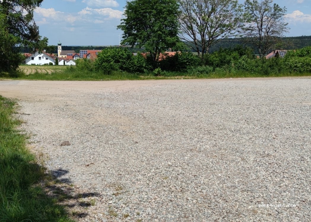 (93185) Michelsneukirchen - 32 Straubinger Straße — foto