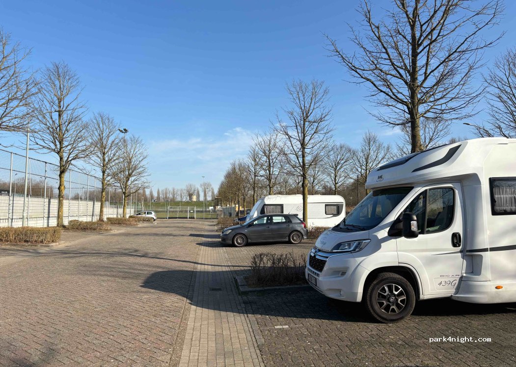 (3312 GH) Dordrecht - 12 Halmaheiraplein — foto