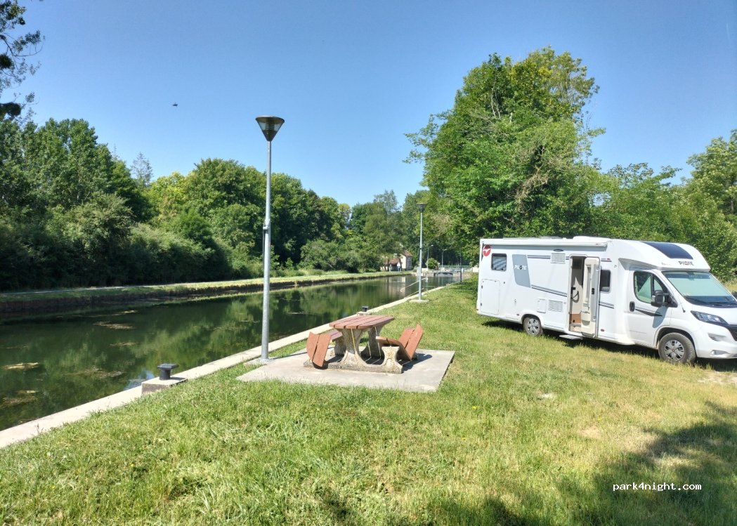 (08300) Nanteuil-sur-Aisne - Unnamed Road — foto
