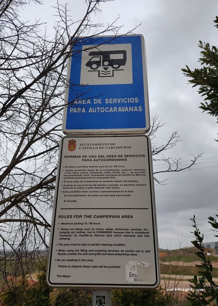 Área de autocaravanas Castillo de Garcimuñoz — foto 3