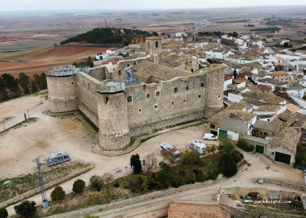 Área de autocaravanas Castillo de Garcimuñoz — foto 5