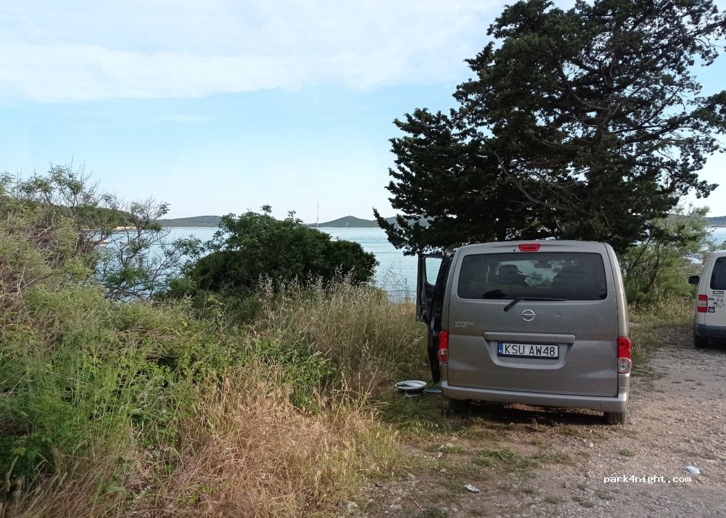(22240) Betina - Unnamed Road — foto