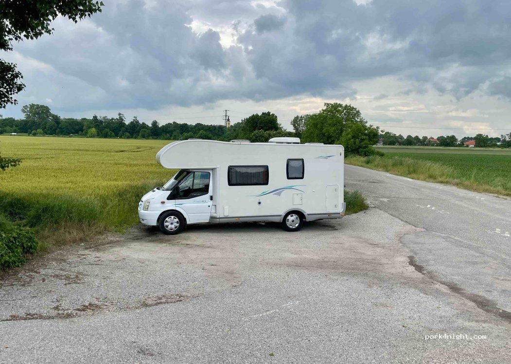 (930 31) Dobrohošť - Unnamed Road — foto 4