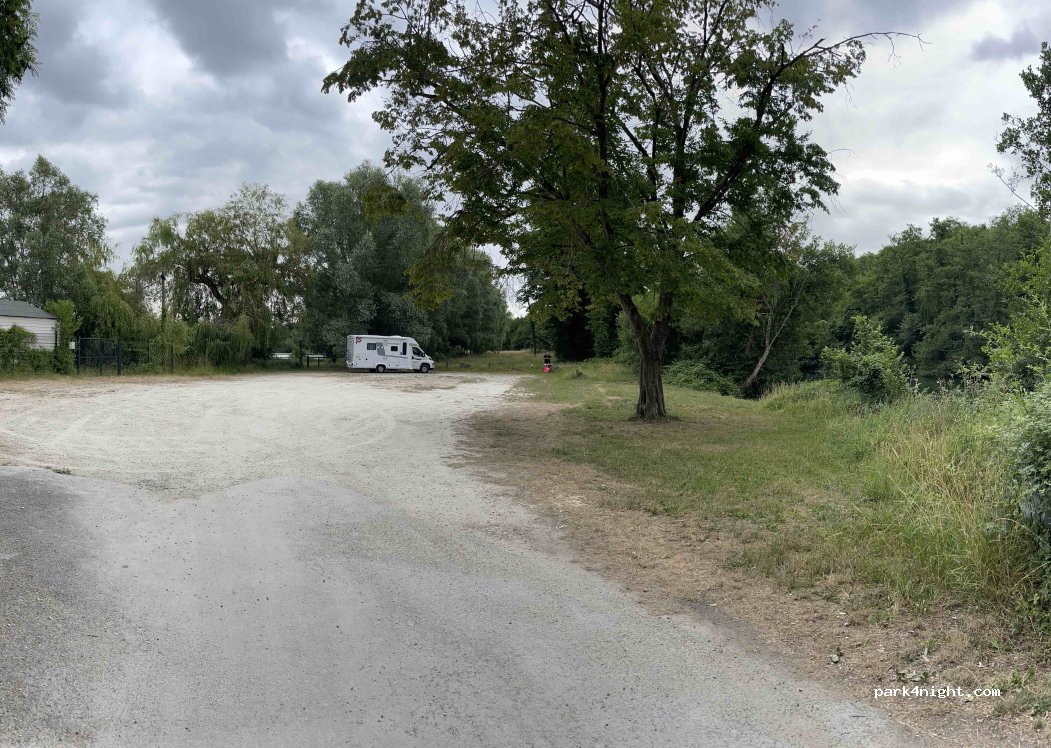 (77460) Souppes-sur-Loing - Unnamed Road — foto 4
