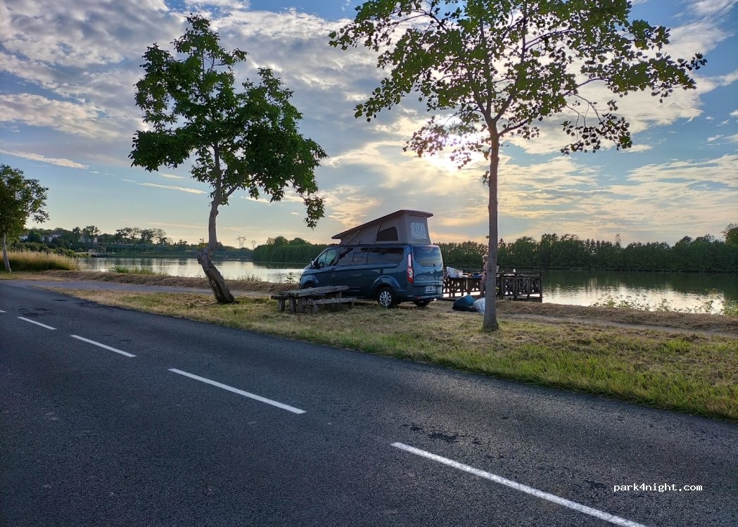 (64240) Urt - 1088 Chemin de Saudan — foto 3
