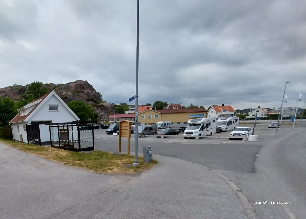 (457 40) Fjällbacka - 8 Falkevägen — foto
