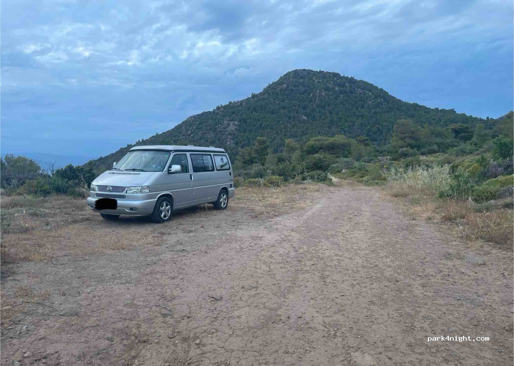 (180 30) Trizinia - Unnamed Road — foto