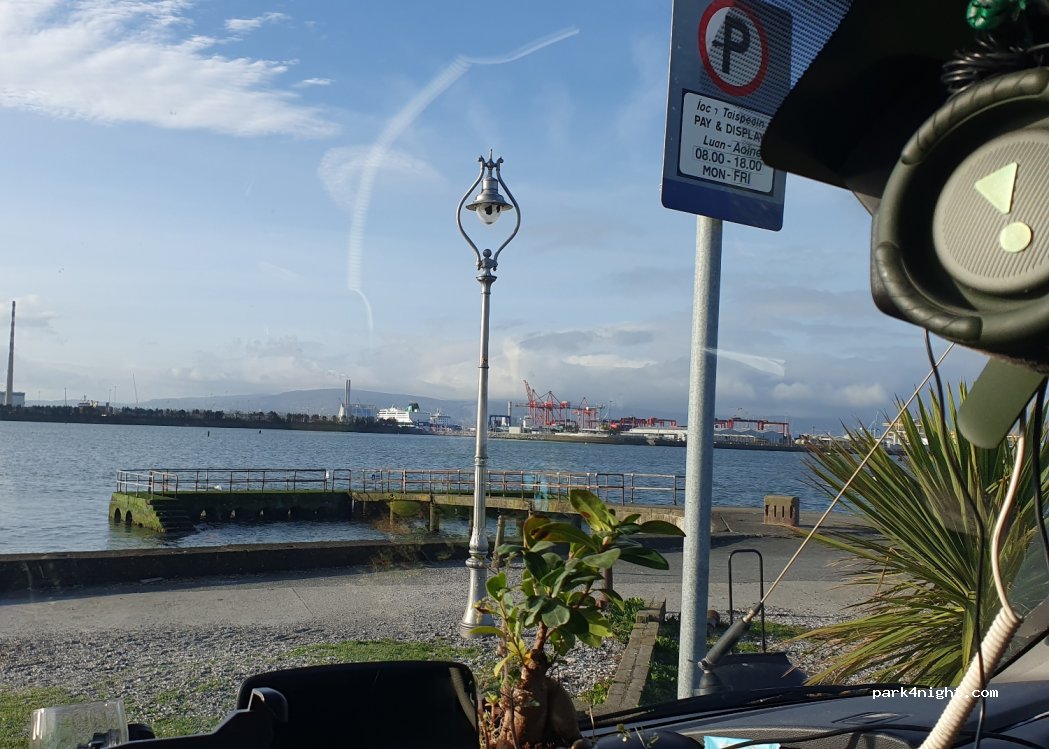 (D03 W258) Dublin - Unnamed Road — foto 2