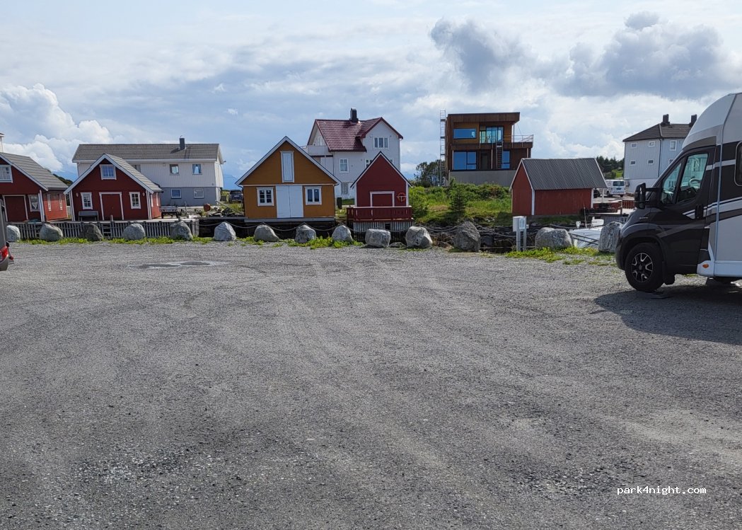 (6296)  - 189 Finnøyvegen — foto