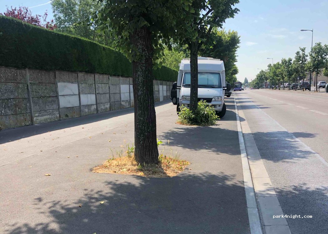 (51100) Reims - 29 Place Mozart — foto