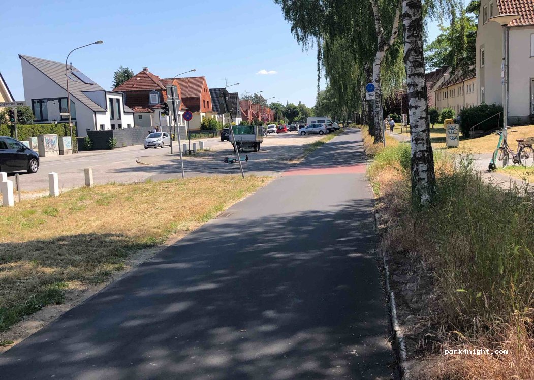(23566) Lübeck - 10 L182 — foto