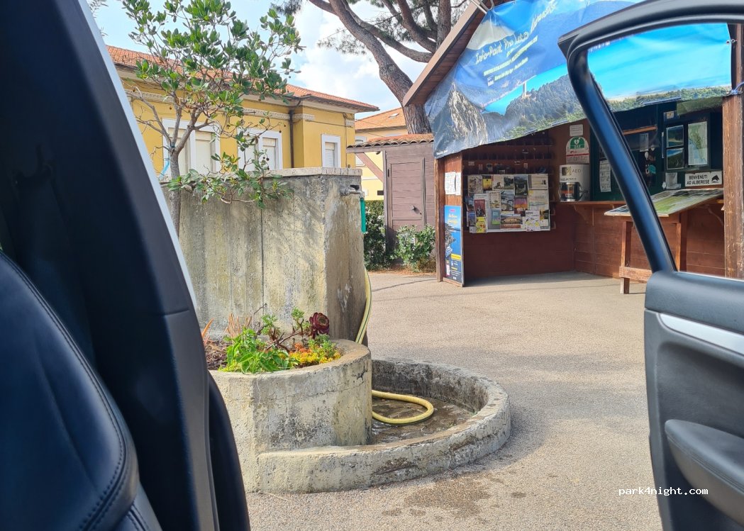 (58100) Alberese - 35 Piazza del Combattente — foto