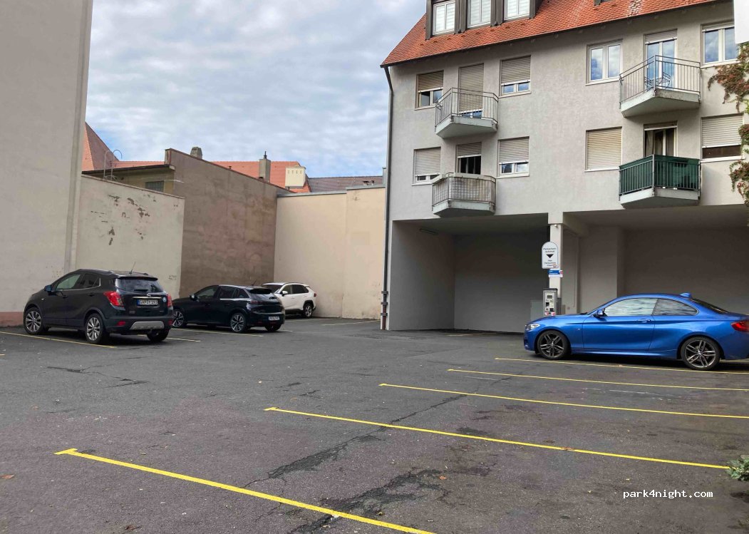 (90403) Nürnberg - 28-32 Hintere Ledergasse — foto