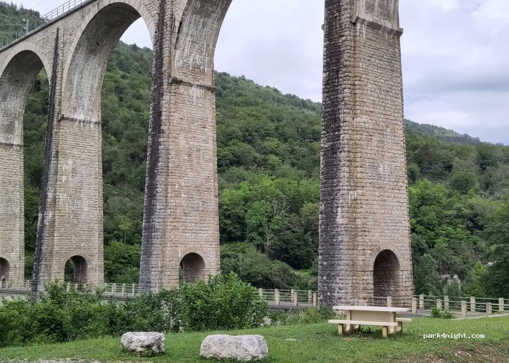 (01450) Bolozon - 164 Rue du Viaduc — foto