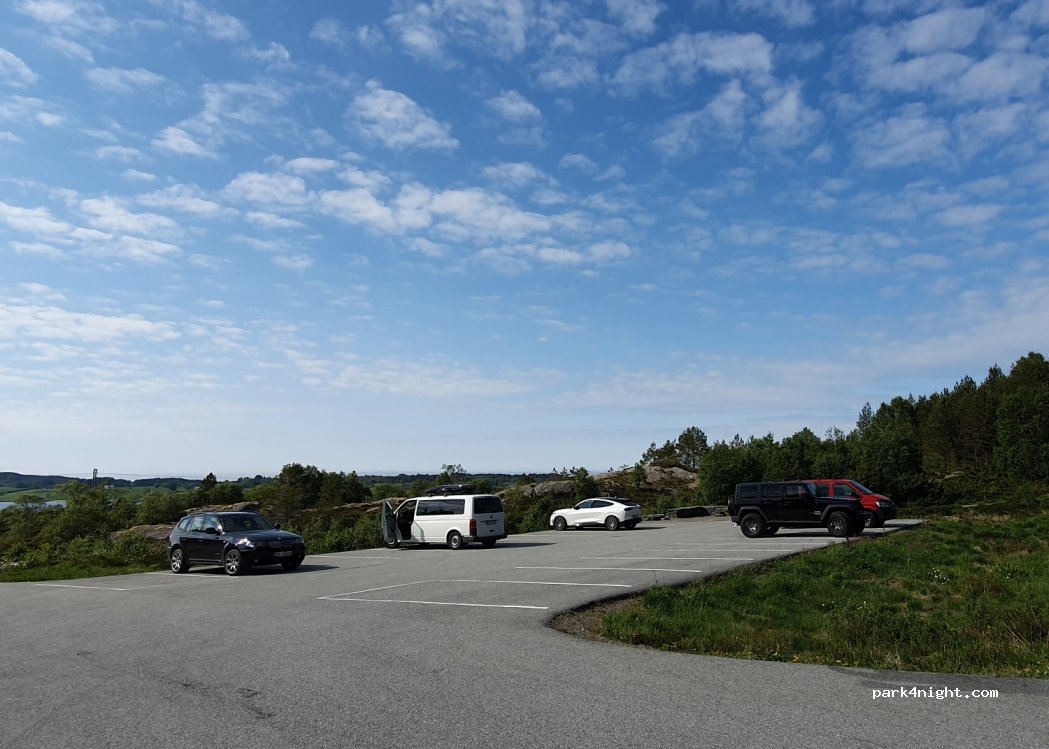 (6475) Midsund - 1 Rørsethornet P - Plass — foto
