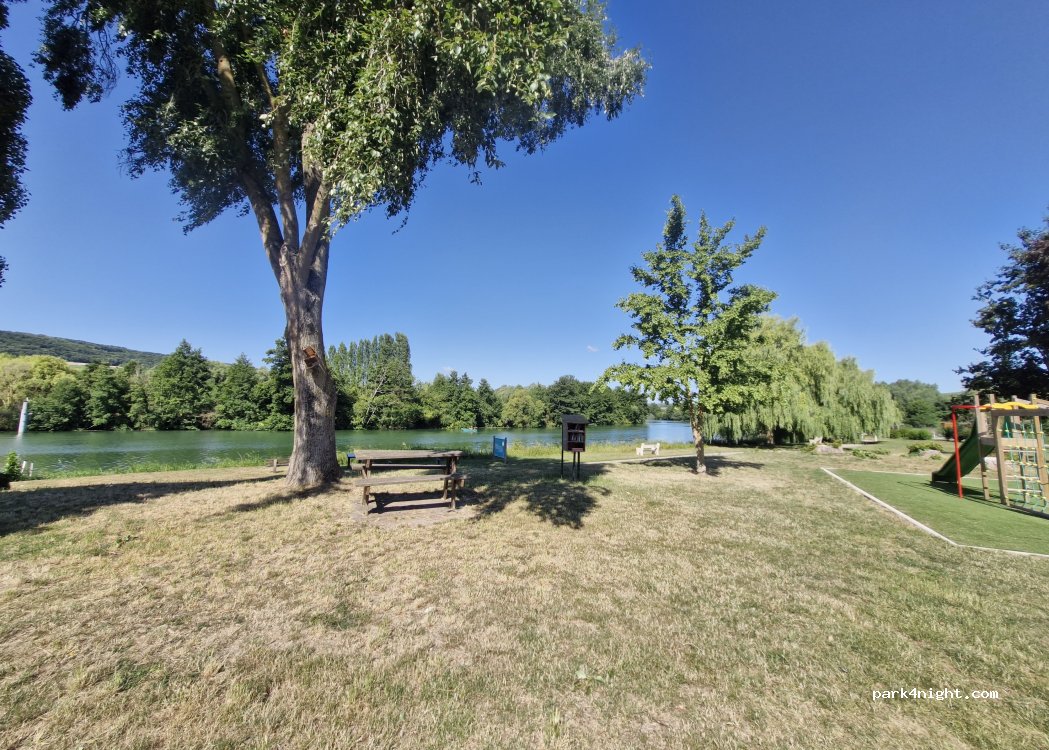 (51480) Reuil - 1 Place Godart — foto 3