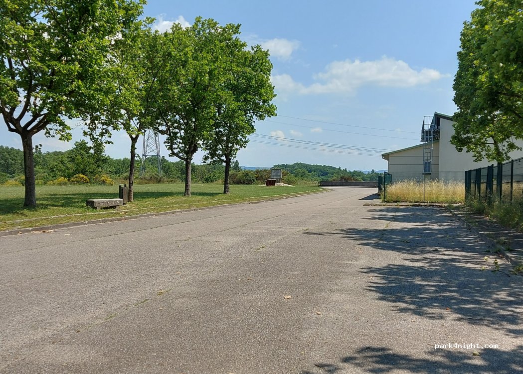 (38550) Sablons - Unnamed Road — foto