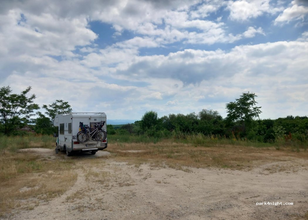 (6460) Kolarovo - Unnamed Road — foto