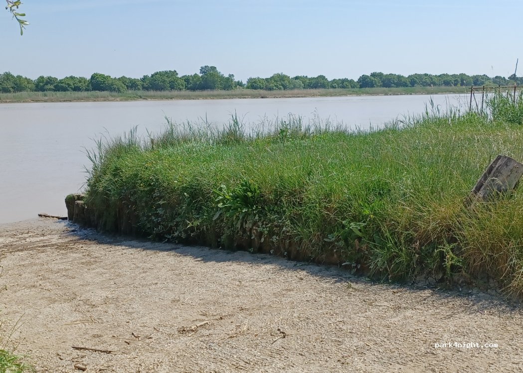 (33460) Cantenac - 23 Route du Port — foto 4
