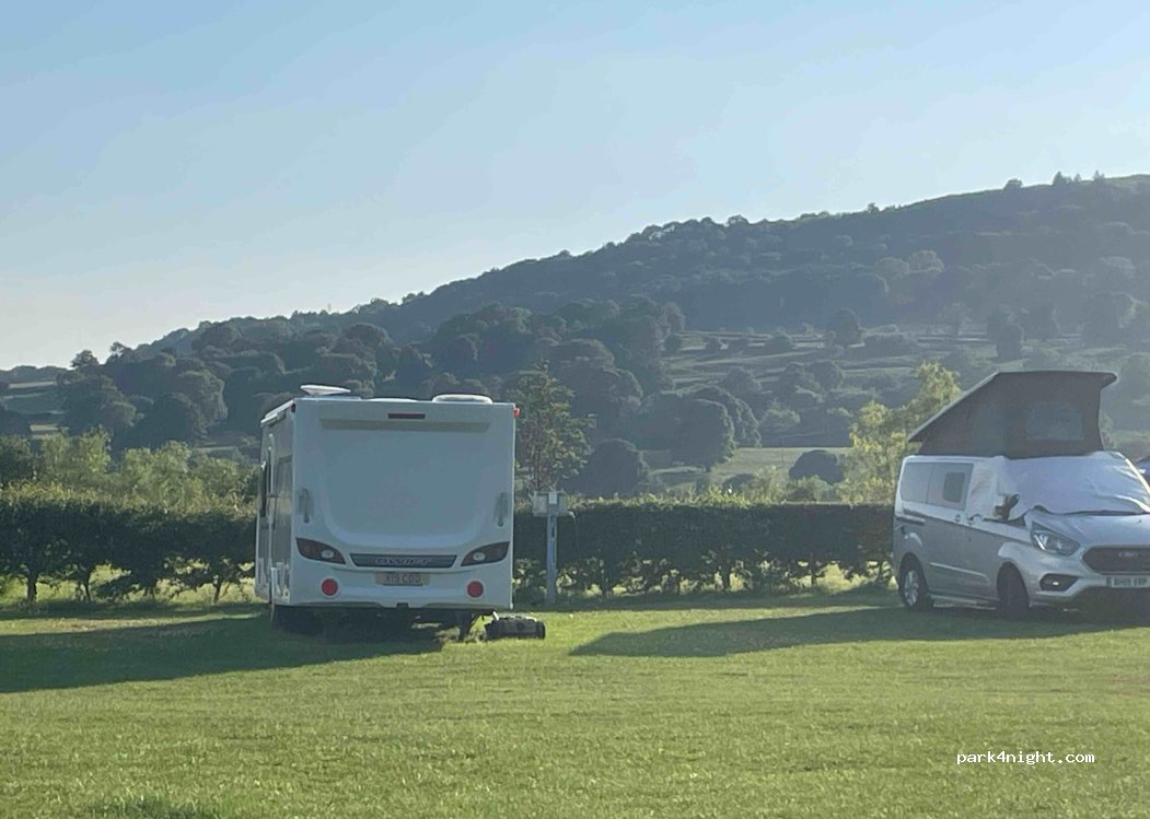 New Farm Caravan Park — foto