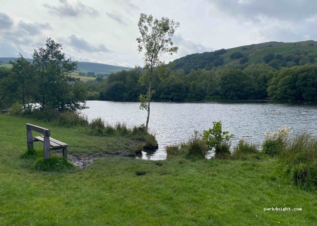 (CF44 8UH) Aberdare - Unnamed Road — foto