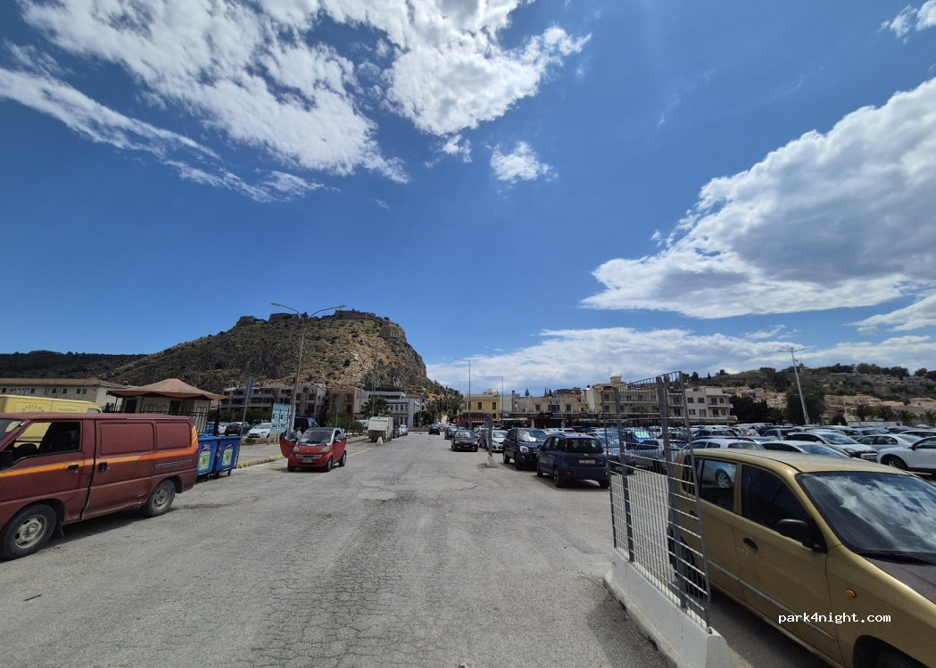 (211 00) Nafplio - 15 Nafpliou Neas Kiou — foto