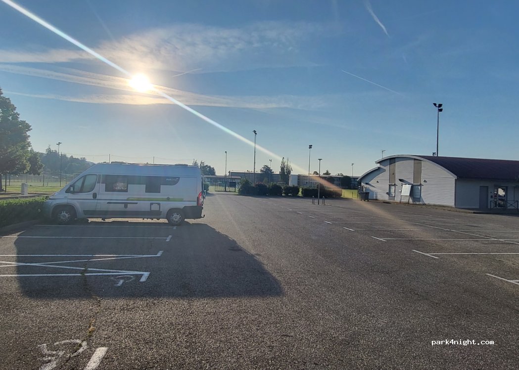 (38260) La Côte-Saint-André - 130 Avenue Charles de Gaulle — foto