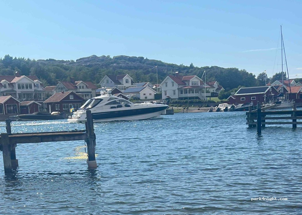 (450 70) Hamburgsund - 29 — foto 2
