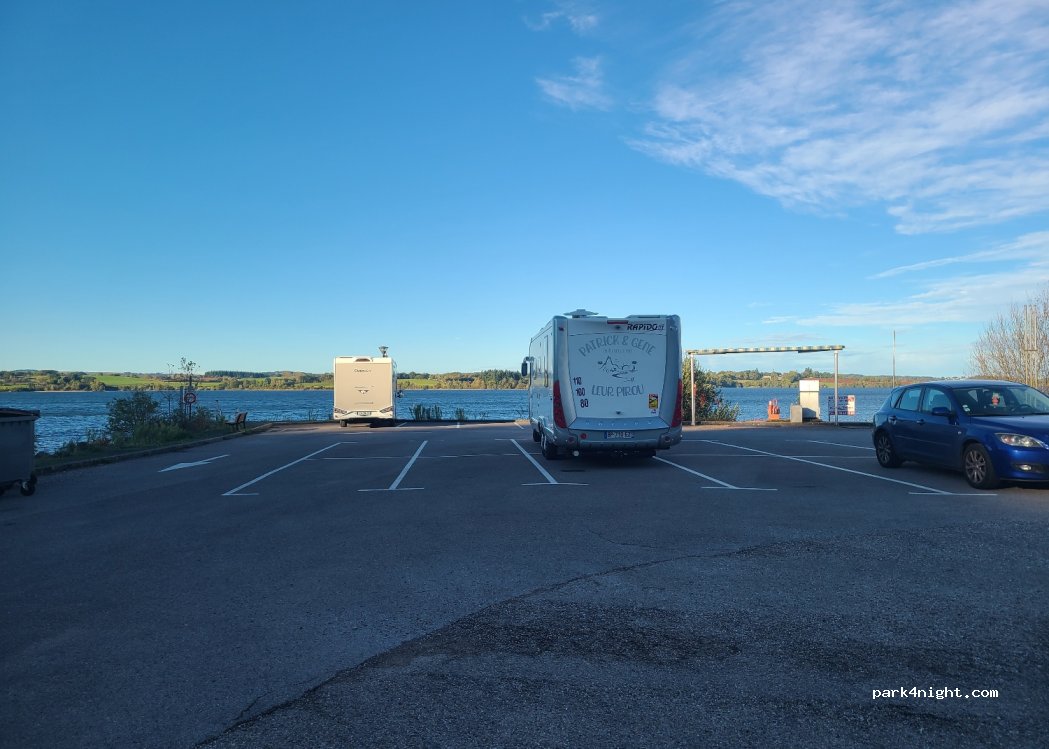 (12410) Salles-Curan - 4 Rue du Port — foto 2