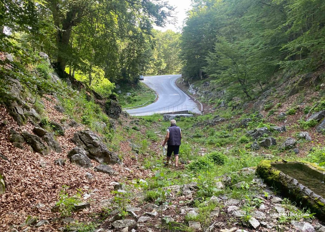 (660 33) Kato Nevrokopi - Unnamed Road — foto
