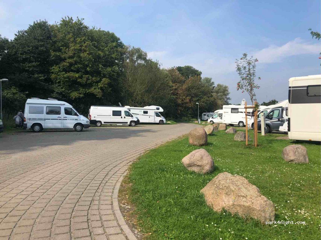 Wohnmobilstellplatz Sülzwiesen — foto