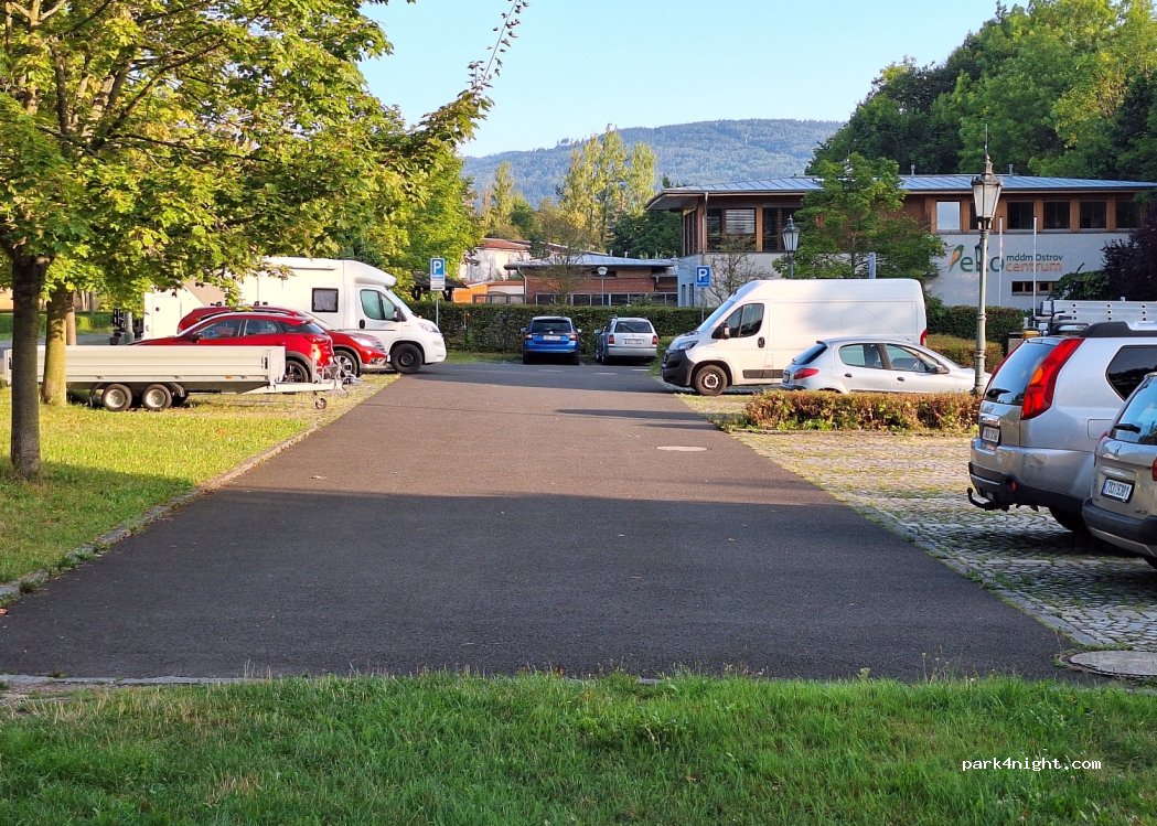 (363 01) Ostrov - 141 Klášterní — foto