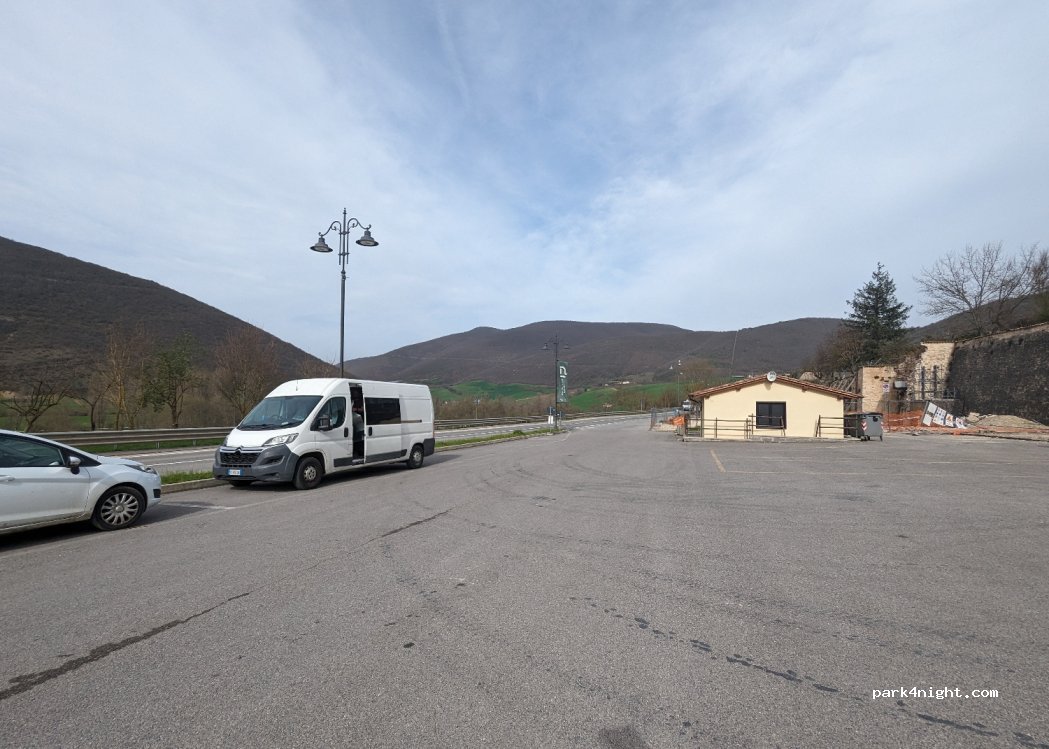 (06046) Norcia - 66 Via Circonvallazione — foto