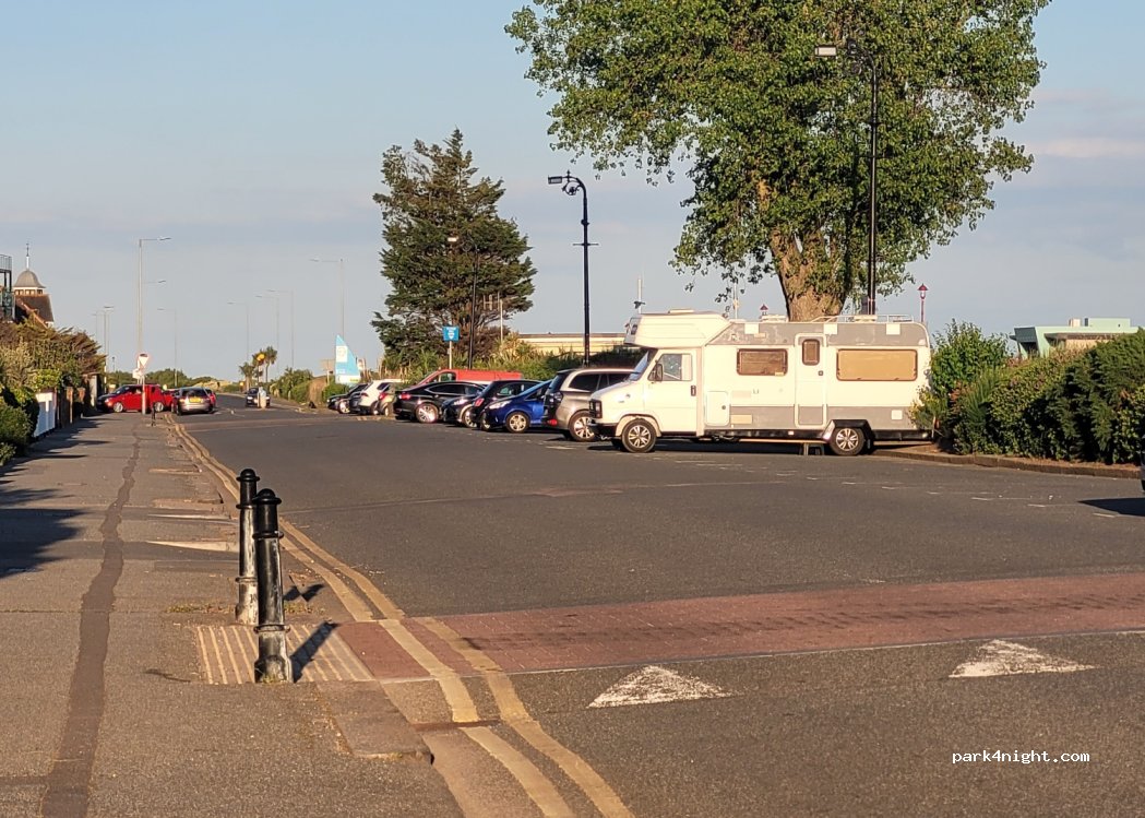 (SS0 8JJ) Southend-on-Sea - 102 Chalkwell Esplanade — foto 4