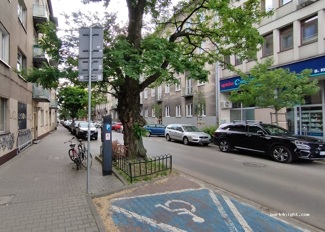 (30-106) Kraków - 11a Bolesława Komorowskiego — foto