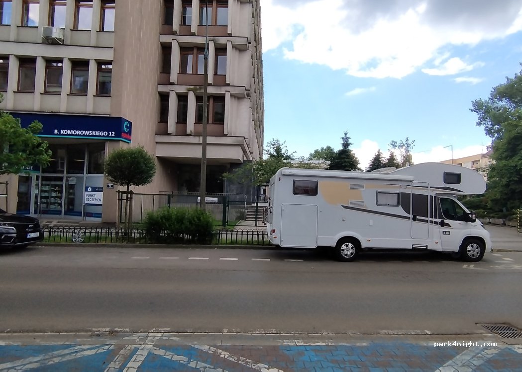 (30-106) Kraków - 11a Bolesława Komorowskiego — foto 2